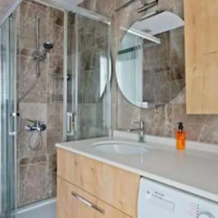 Apartman Hazar House
